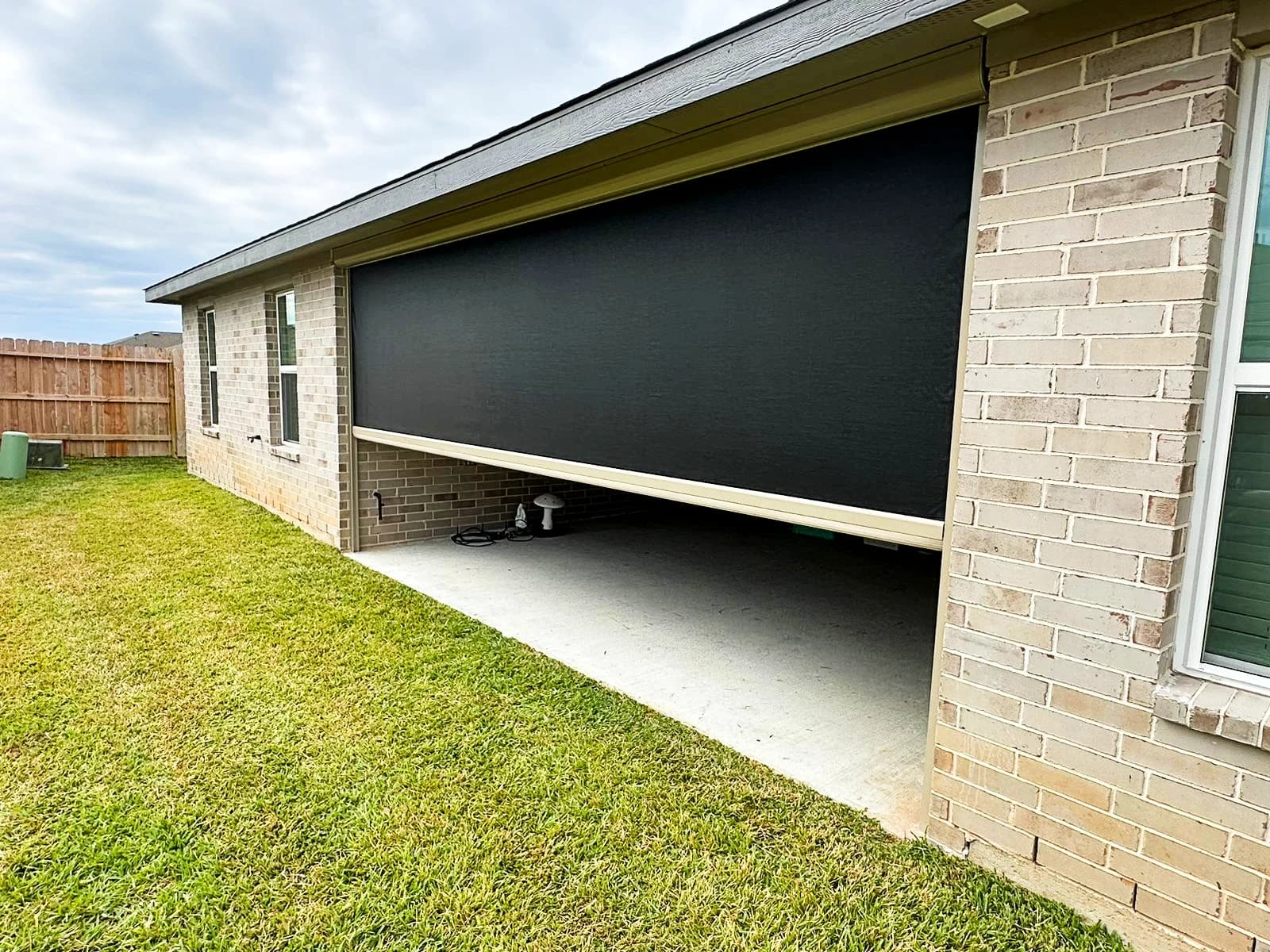 Motorized Screens gallery image 10