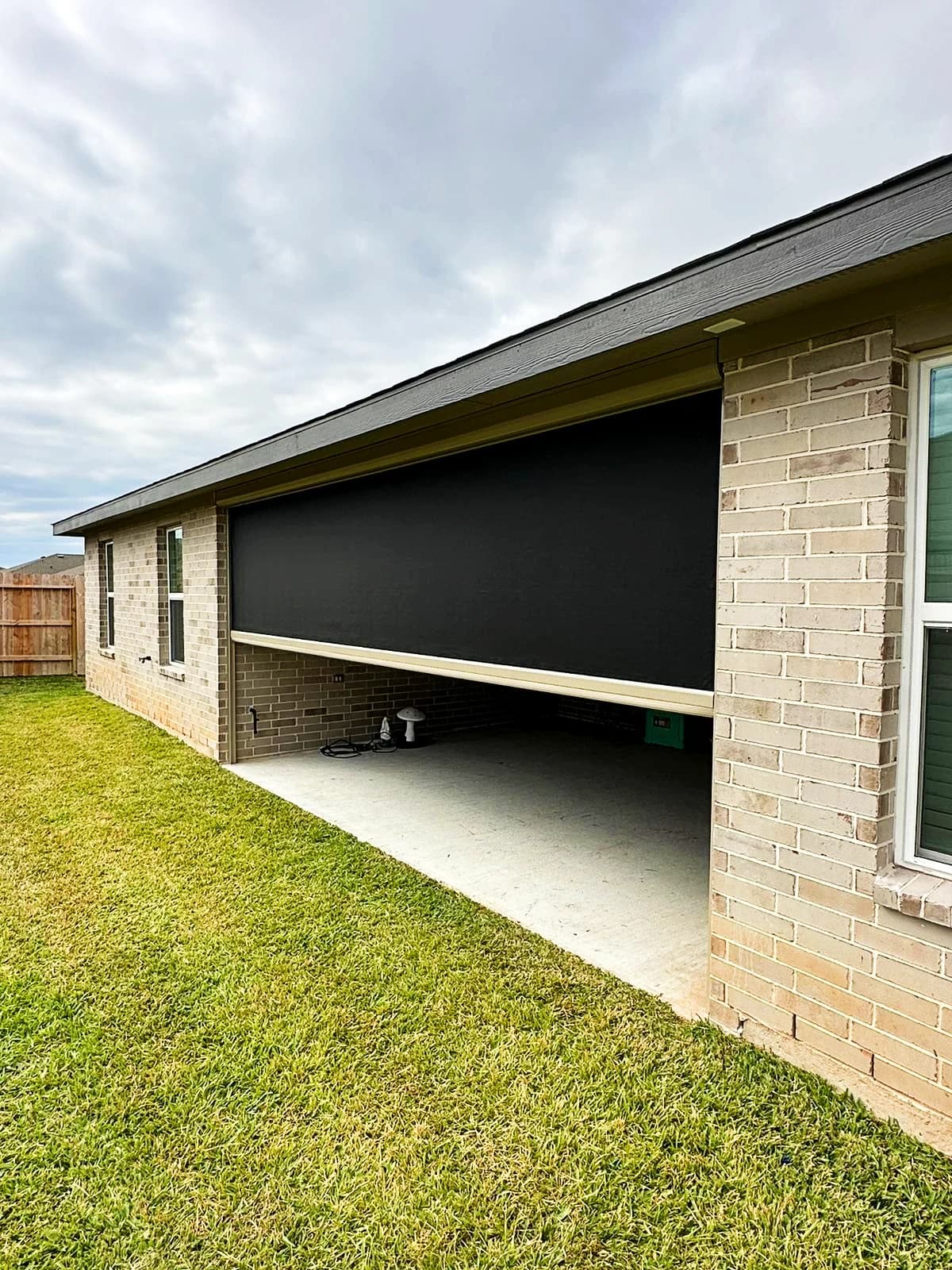 Motorized Screens gallery image 12