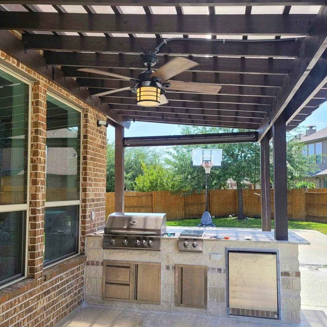 Outdoor Kitchen gallery image 1