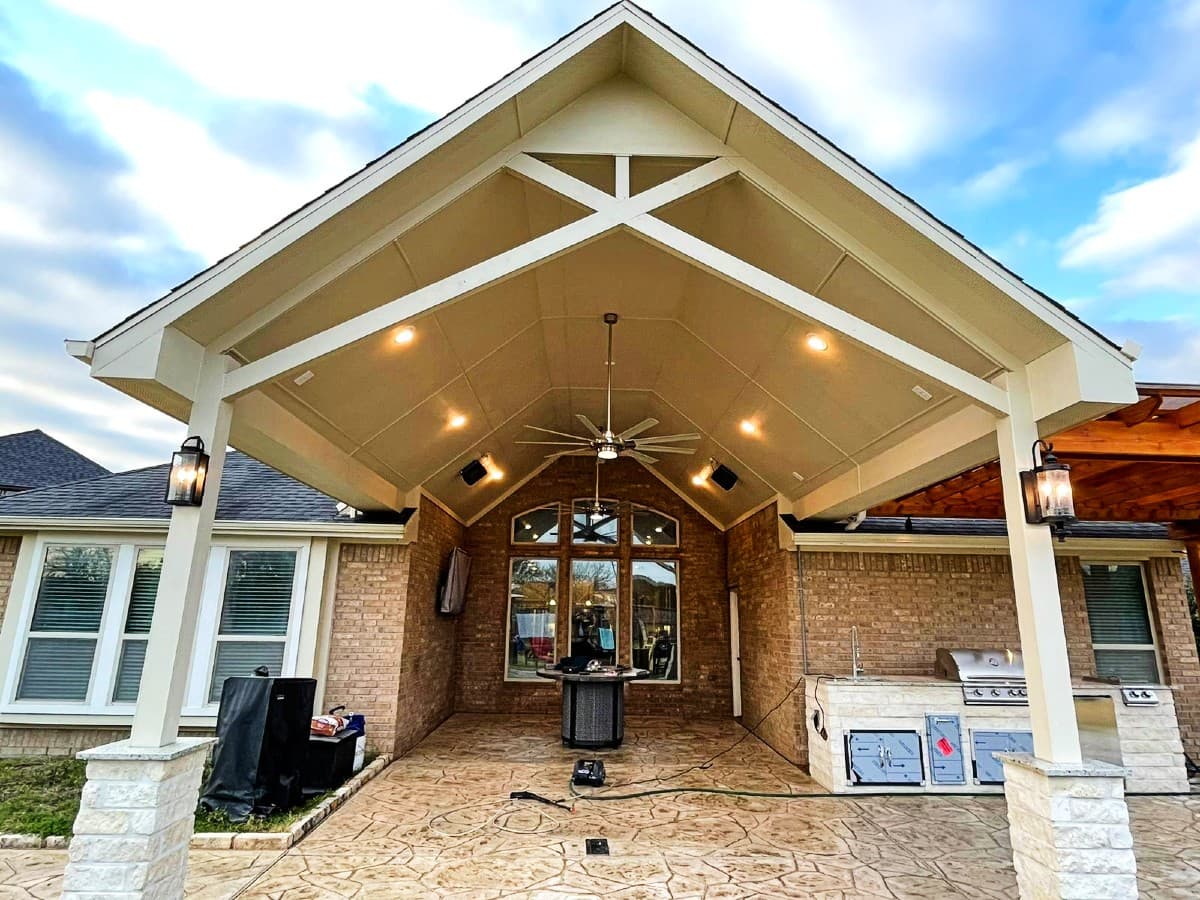 Outdoor Kitchen gallery image 10