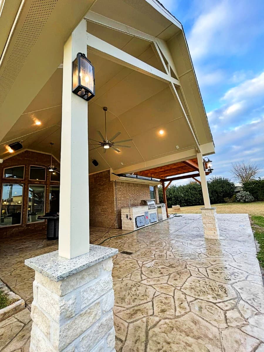 Outdoor Kitchen gallery image 11