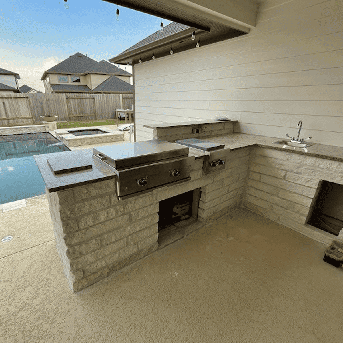 Outdoor Kitchen gallery image 13